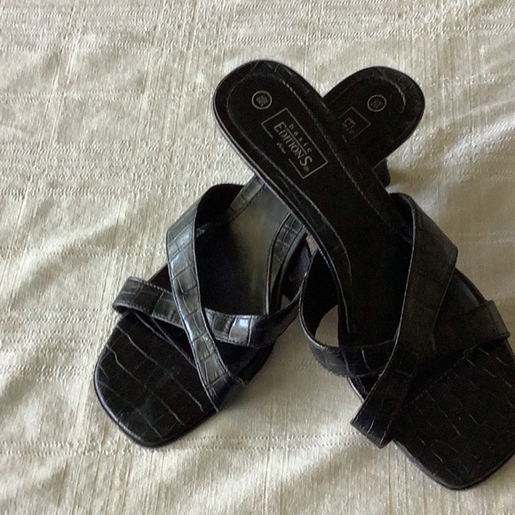 2 pair Basic Editions Crocodile Embossed 2” Heel Strappy Sandals in Pink/Black - Picture 3 of 11